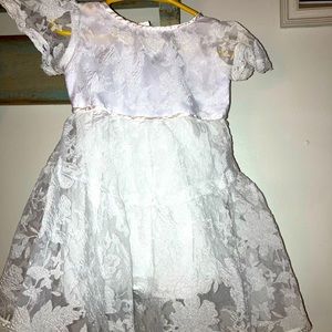 Girls lace beautiful vintage dress